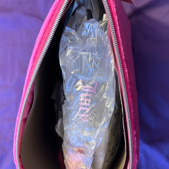 Juicy Couture: Rhinestone Juicy Logo Velour Makeup/Cosmetic Bag, Color: Pink - Picture 3 of 3